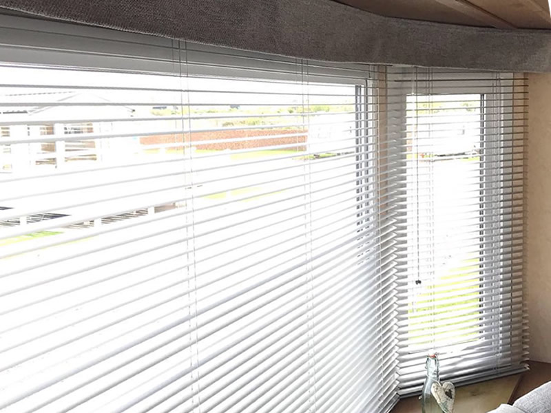 13/04/2021-How to dress a bay window: Ideas that suit every style